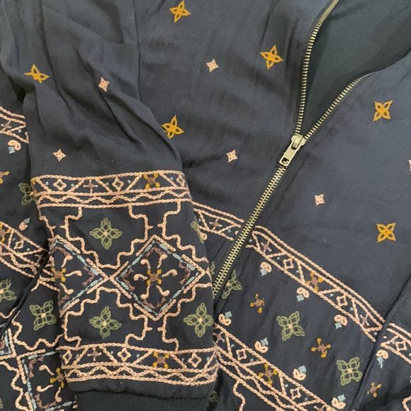 Jacket - Picture 4 of 4